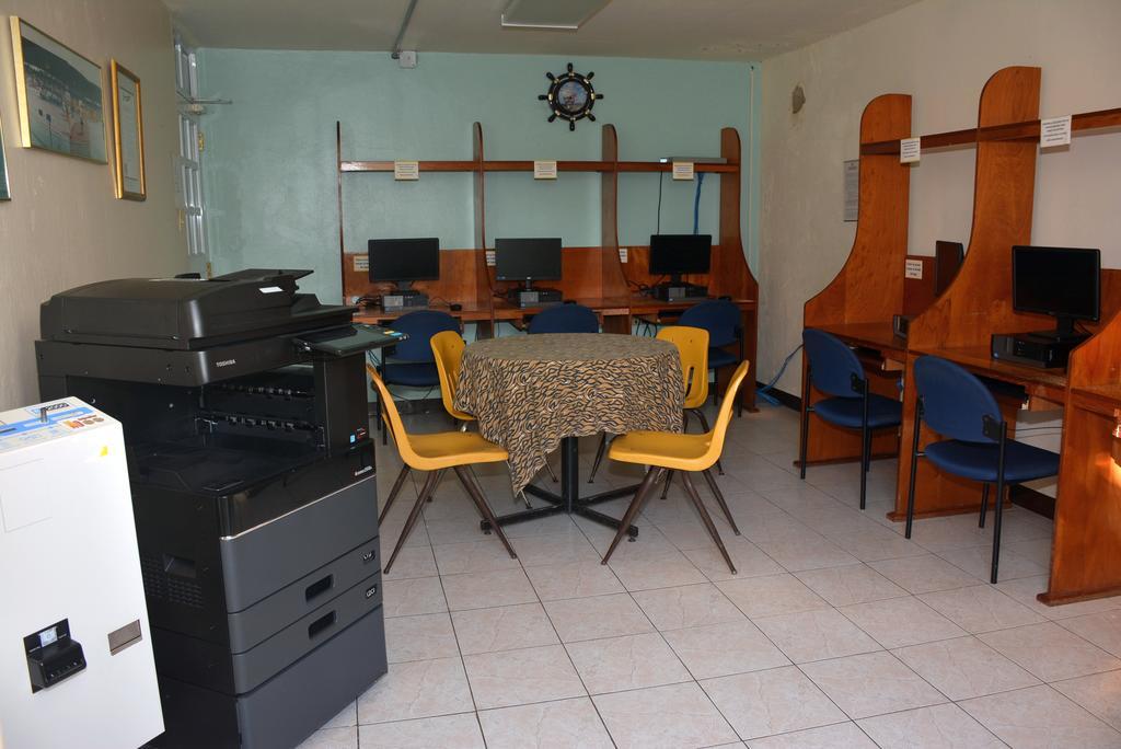 Hostal Universitario San German Ngoại thất bức ảnh